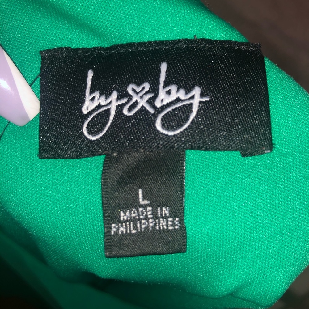 Green top - Picture 5 of 5